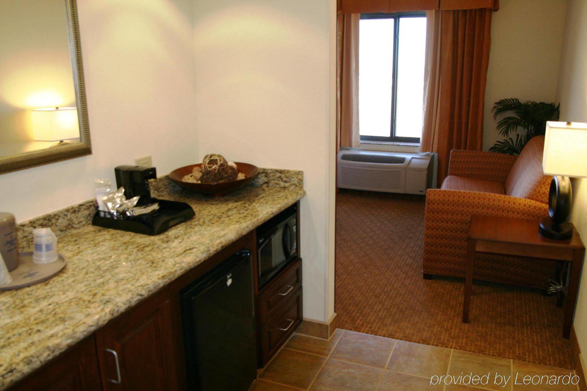Hampton Inn & Suites Las Vegas-Red Rock/Summerlin Room photo